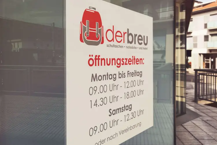Der Breu Schaufensterbeschriftung